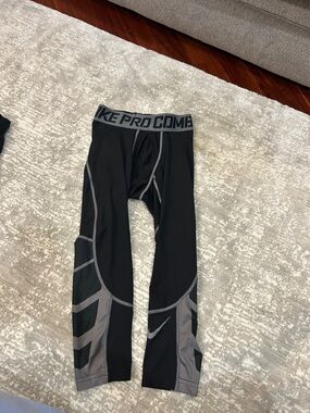 Small men’s Nike Black and Gray  pro combat  leggings